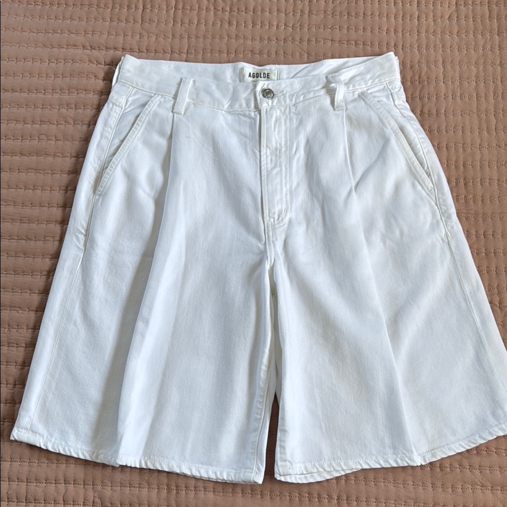 AGOLDE  Ellis White Bermuda Size 26.
